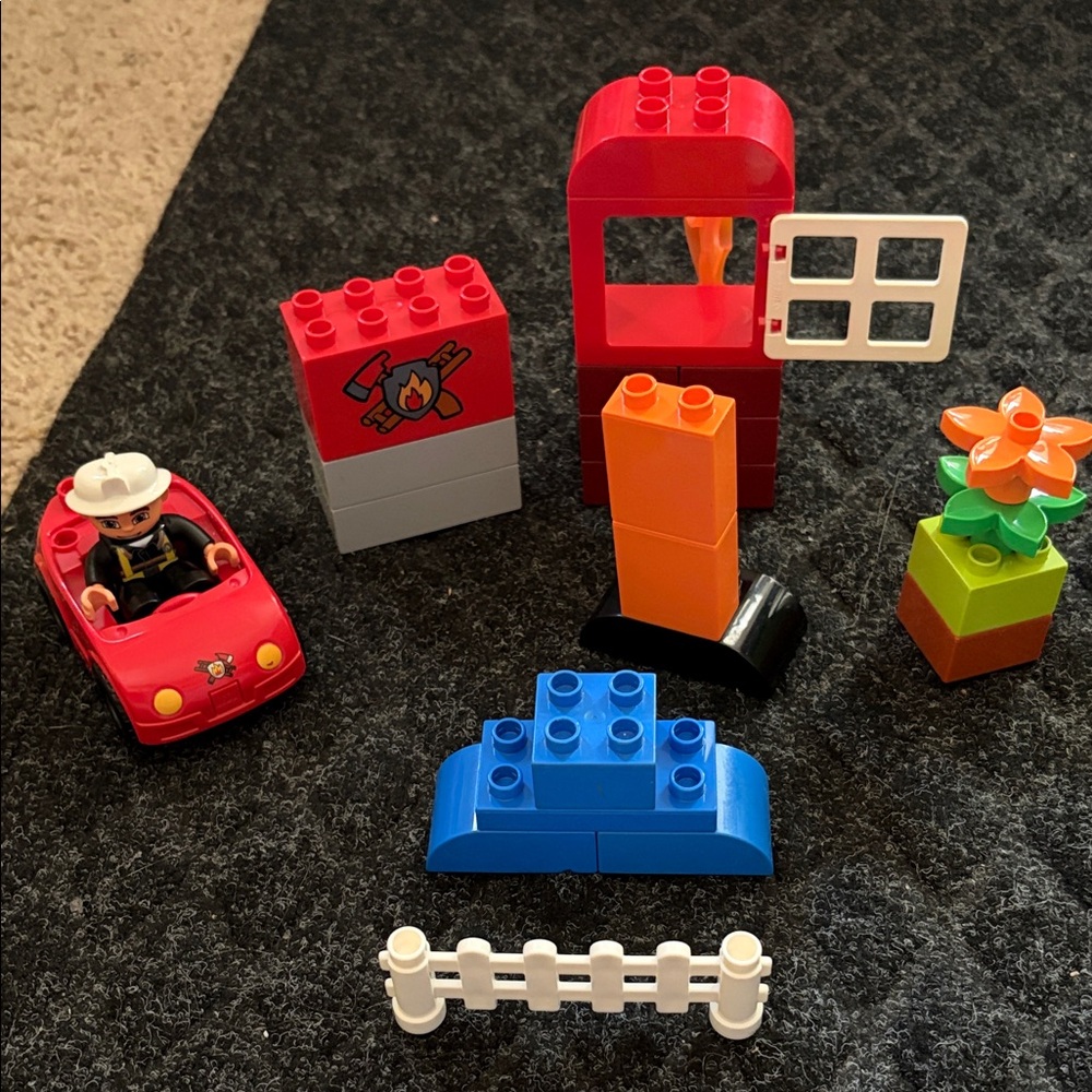LEGO Duplo Fire Rescue Car And Firefighter Figure Plus Extra Blocks